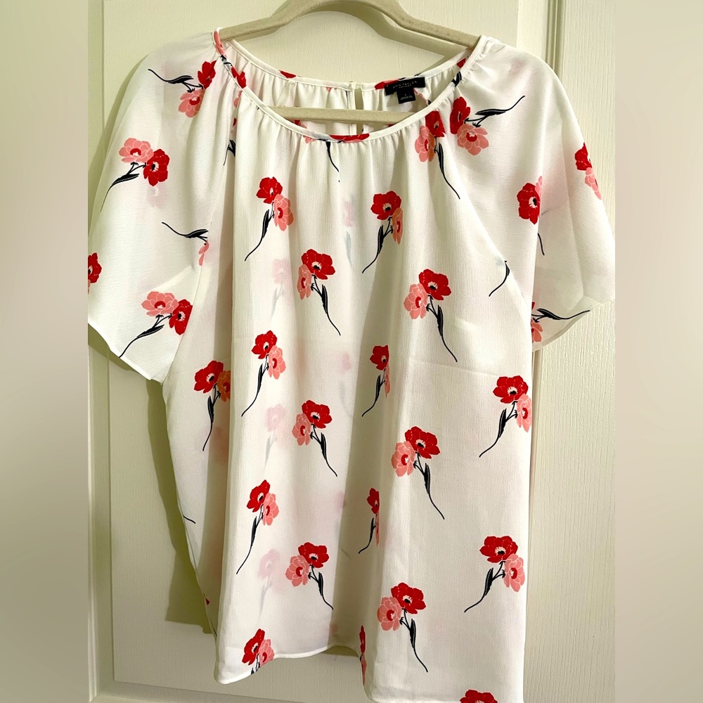 Ann Taylor Factory • Floral Flutter Sleeve Top Size Large